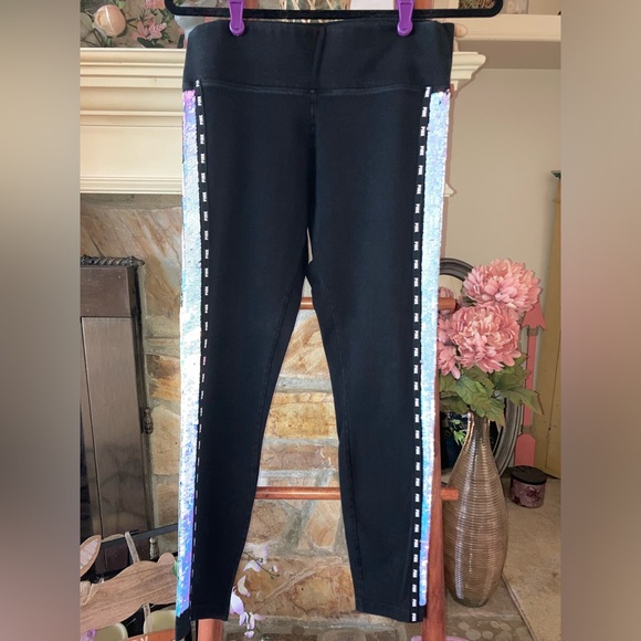 RARE VS PINK Iridescent to Silver Sequins Bling Yoga Leggings Medium - Picture 2 of 14